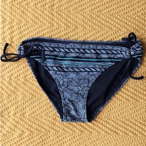 Athleta M bathing suit bottoms